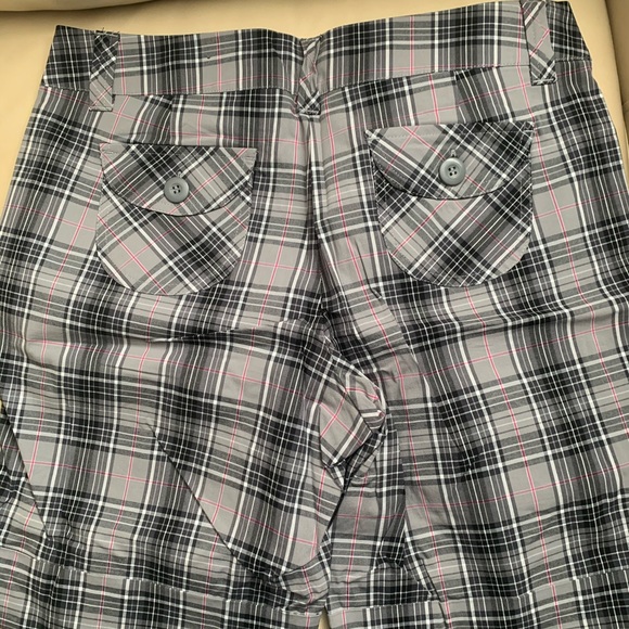 NEW. Shorts with pockets nwot - Picture 4 of 7